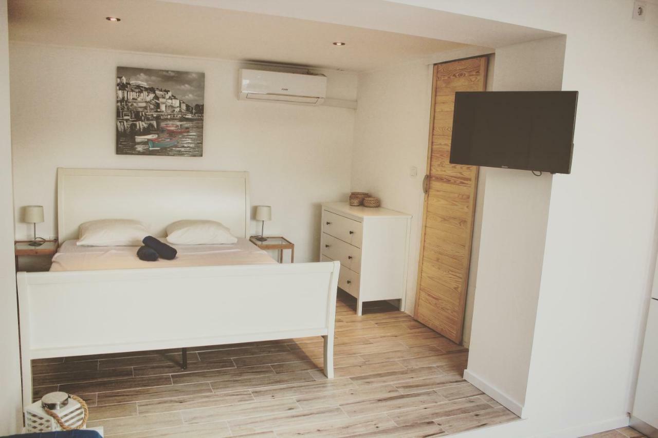 O Sole Apartment With Private Beach Donji Okrug  Exterior photo